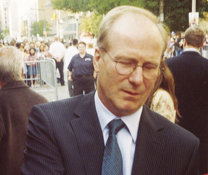 Late actor WIlliam Hurt lived on Conway Lake